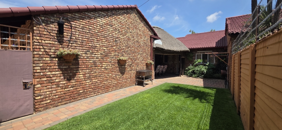 3 Bedroom Property for Sale in Naudeville Free State
